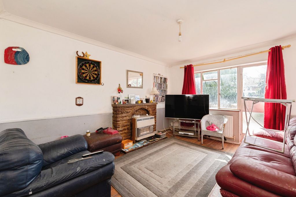 Property photo 2 of 12