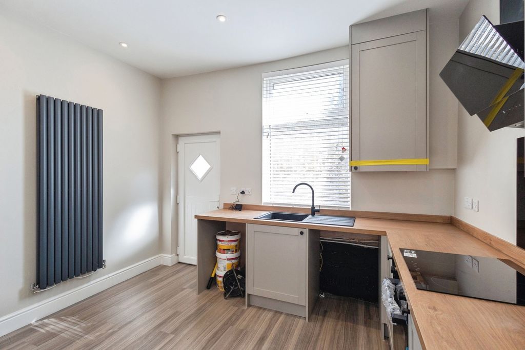 Property photo 3 of 21 Pbox-Img.Jpg