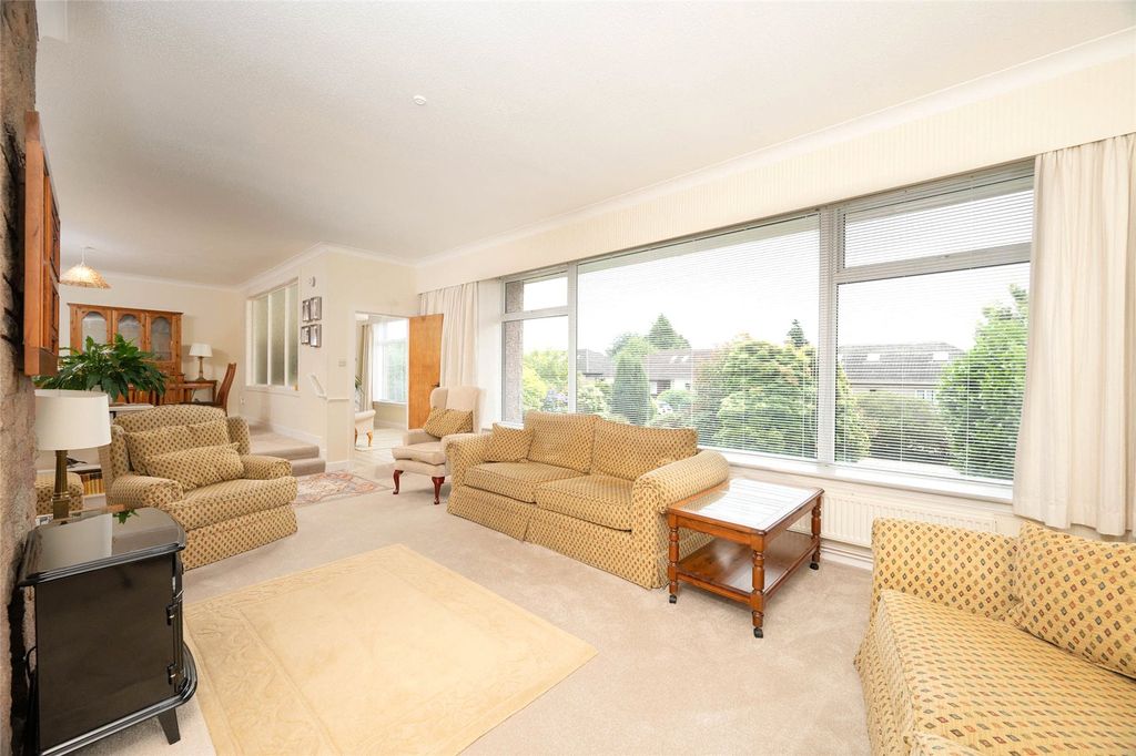 Property photo 2 of 29 Hillview Terrace 9