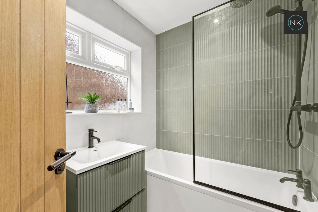 Property photo 3 of 23 5037673