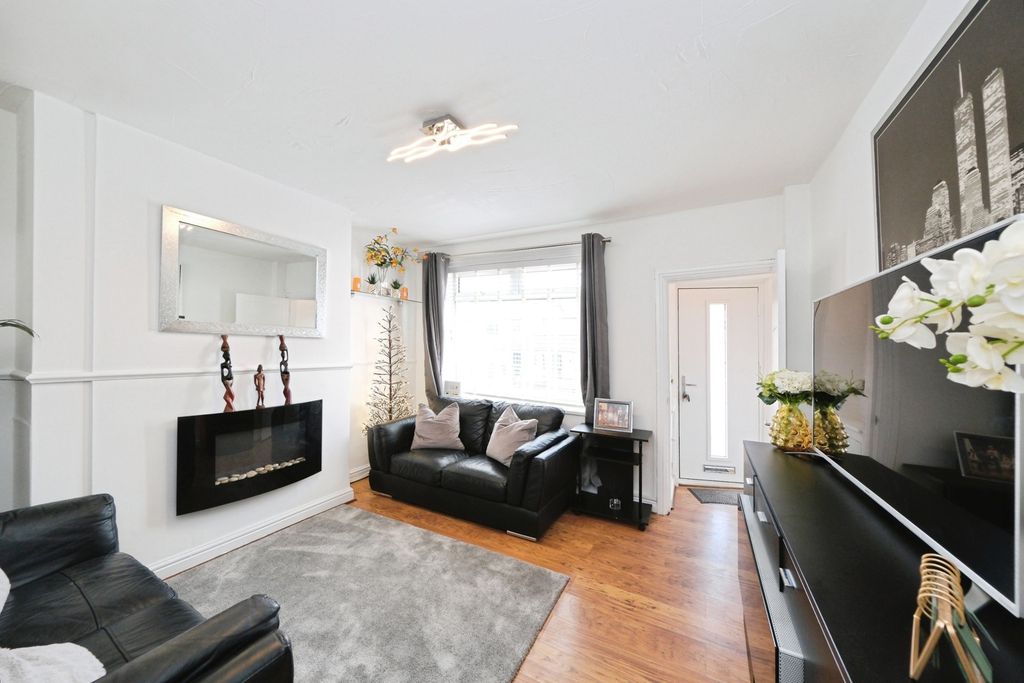 Property photo 2 of 18 Pbox-Img.Jpg