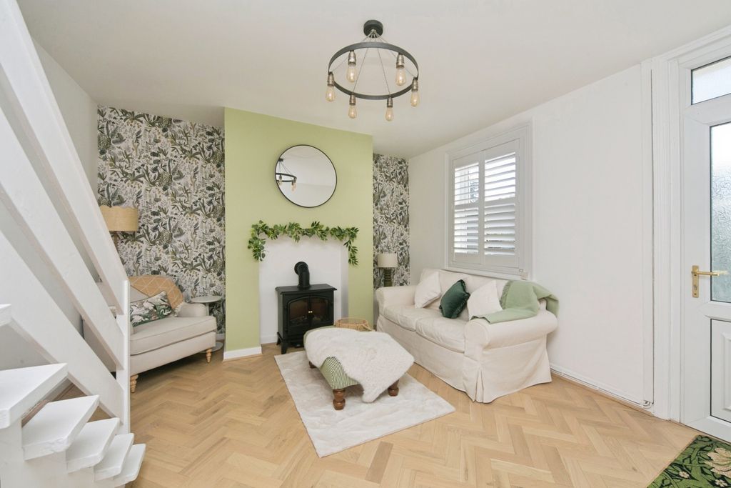 Property photo 3 of 20 Pbox-Img.Jpg