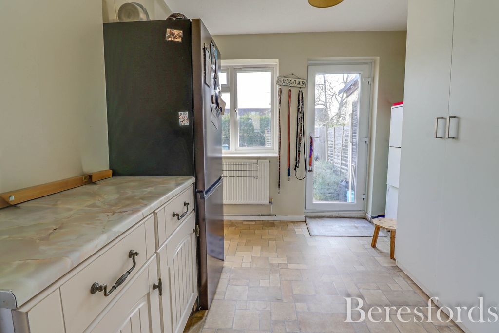 Property photo 3 of 15 Picture No. 02