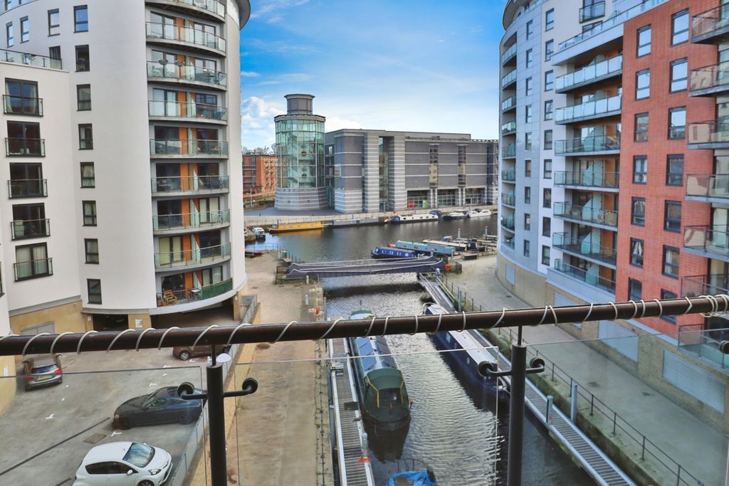 Property photo 3 of 16 Photo