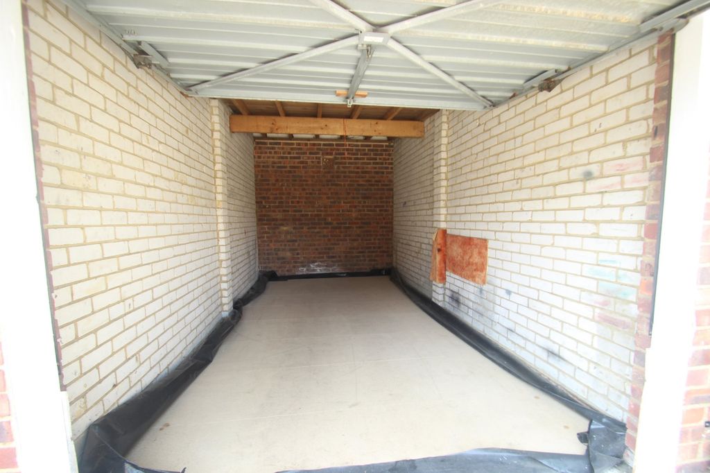 Property photo 3 of 3