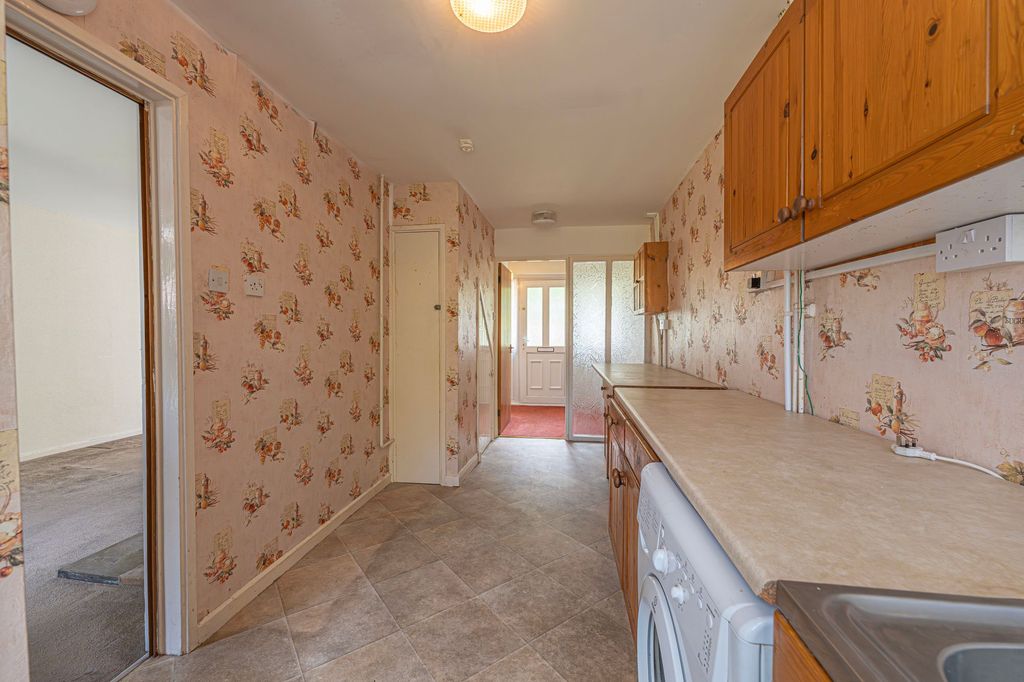 Property photo 2 of 33