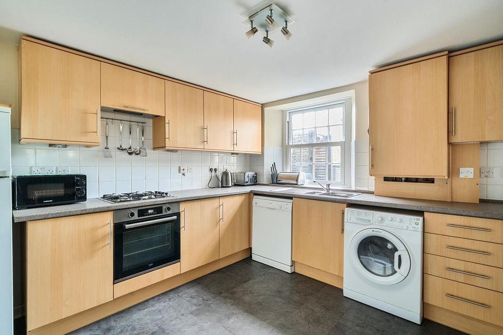 Property photo 2 of 21 Kitchen