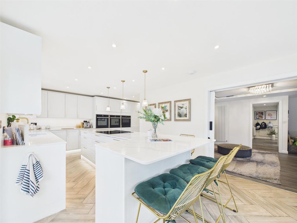 Property photo 2 of 24 Kitchen .Jpg