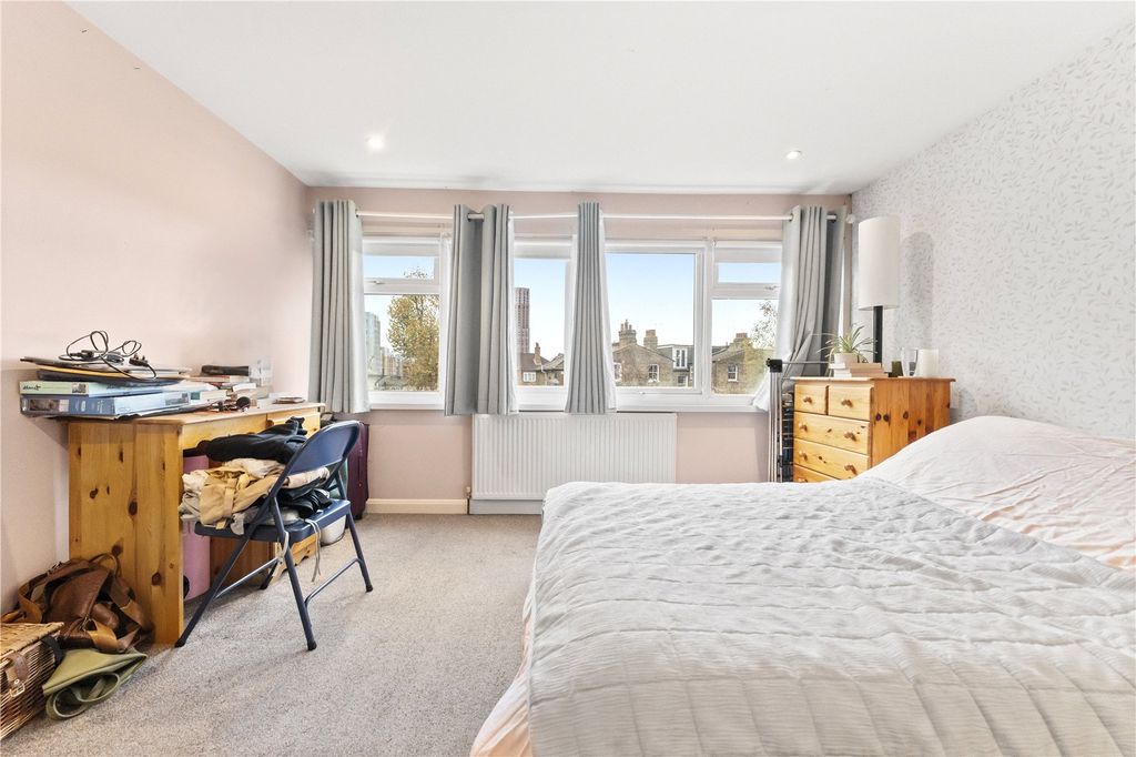 Property photo 3 of 8 Picture No. 20