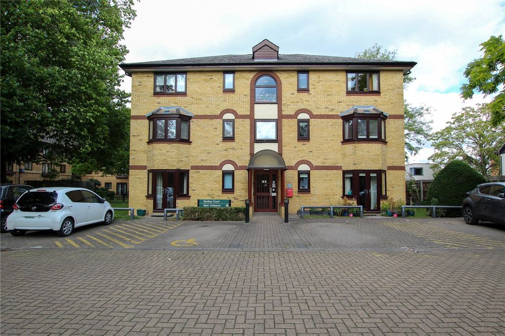 Property photo 1 of 13 Front Aspect.