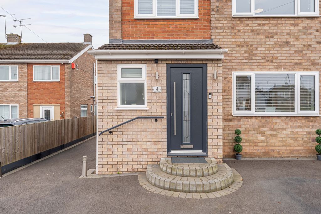 Property photo 3 of 38