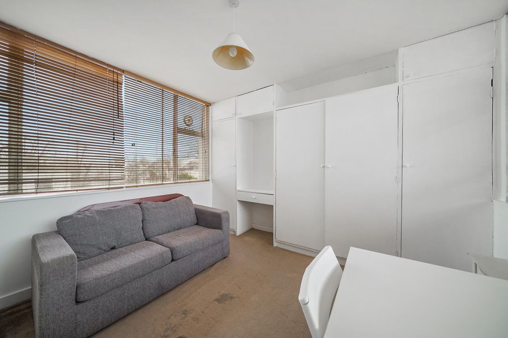 Property photo 3 of 8 Flat 24, 24 Pembridge Square - Eebljmul75Gf4Zwwdim