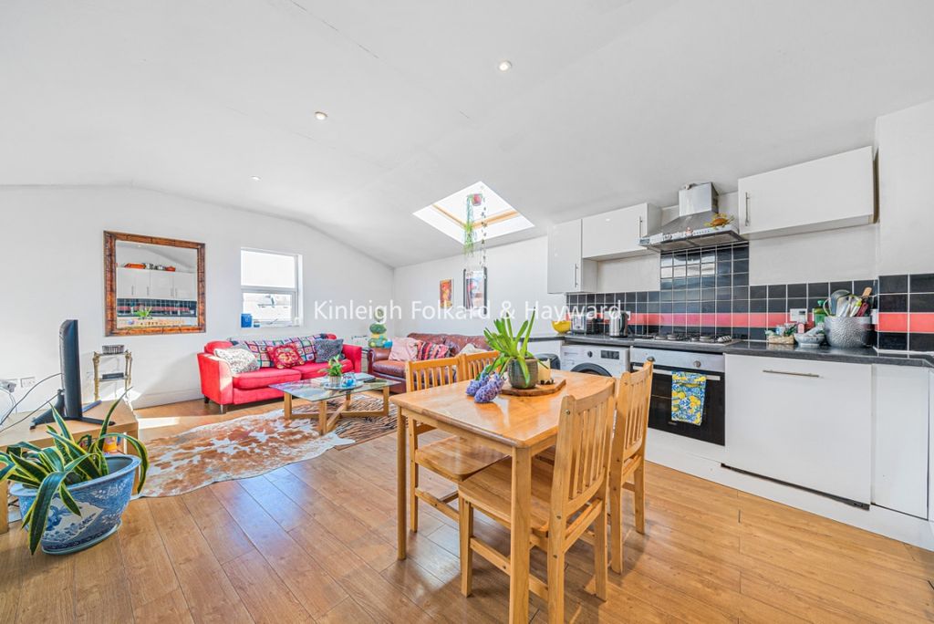 Property photo 2 of 13 21197295-70d9-423d-9