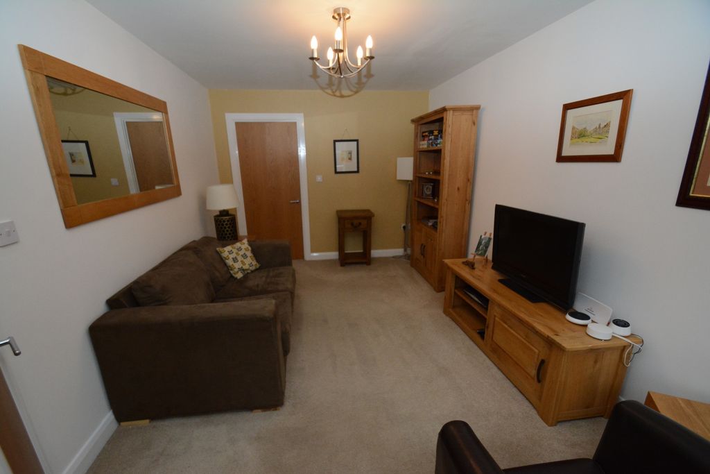 Property photo 2 of 13 Lounge