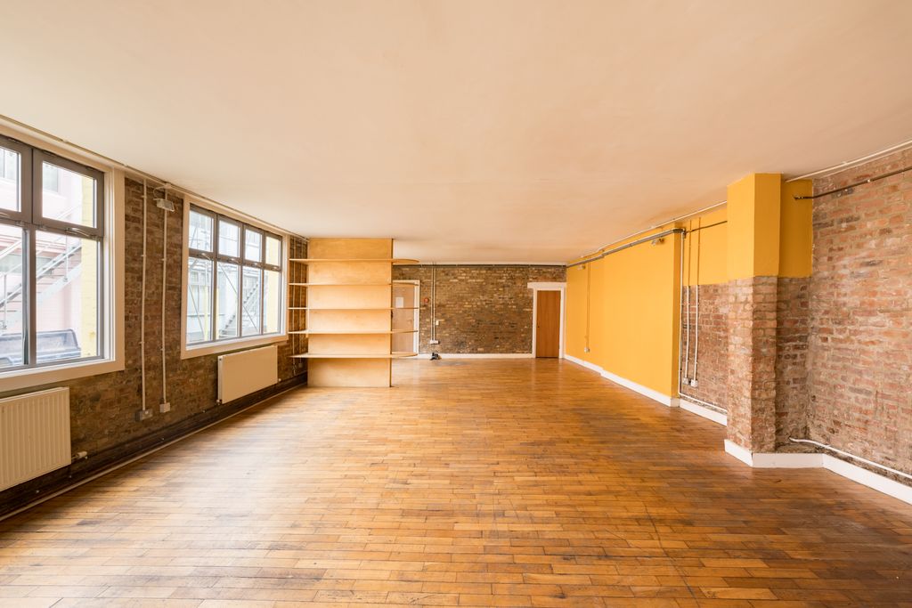 Property photo 3 of 6