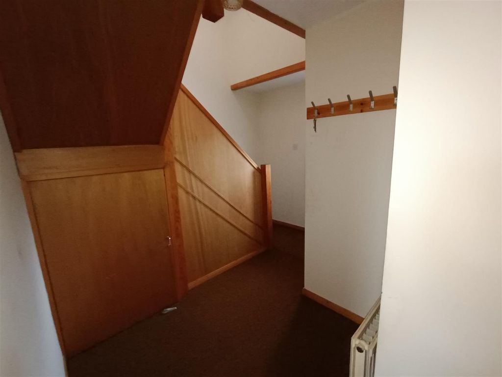 Property photo 2 of 17 Hall