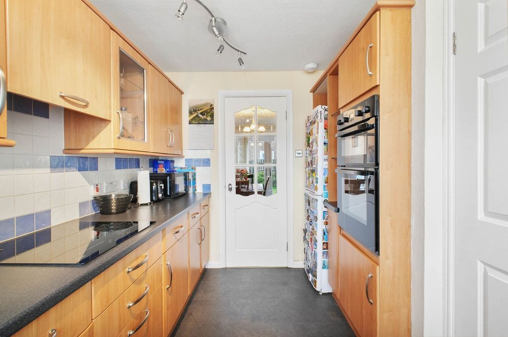 Property photo 3 of 16