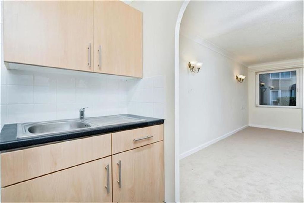 Property photo 1 of 10 (Main)