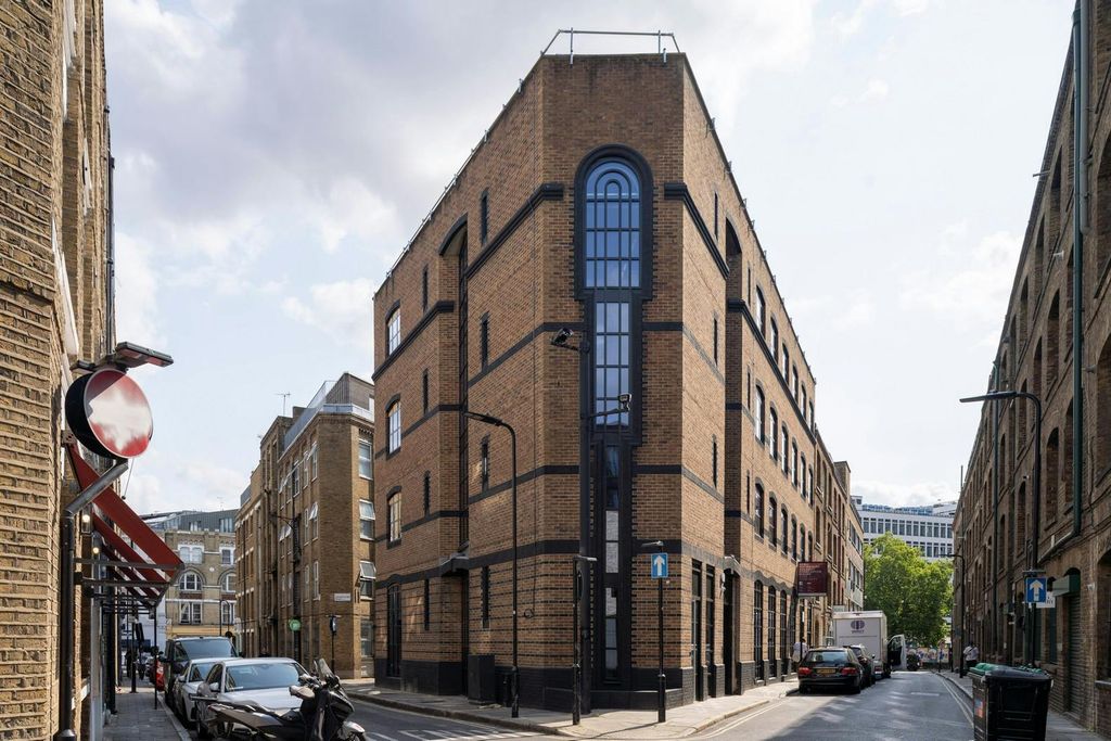 Property photo 2 of 25 Building Exterior