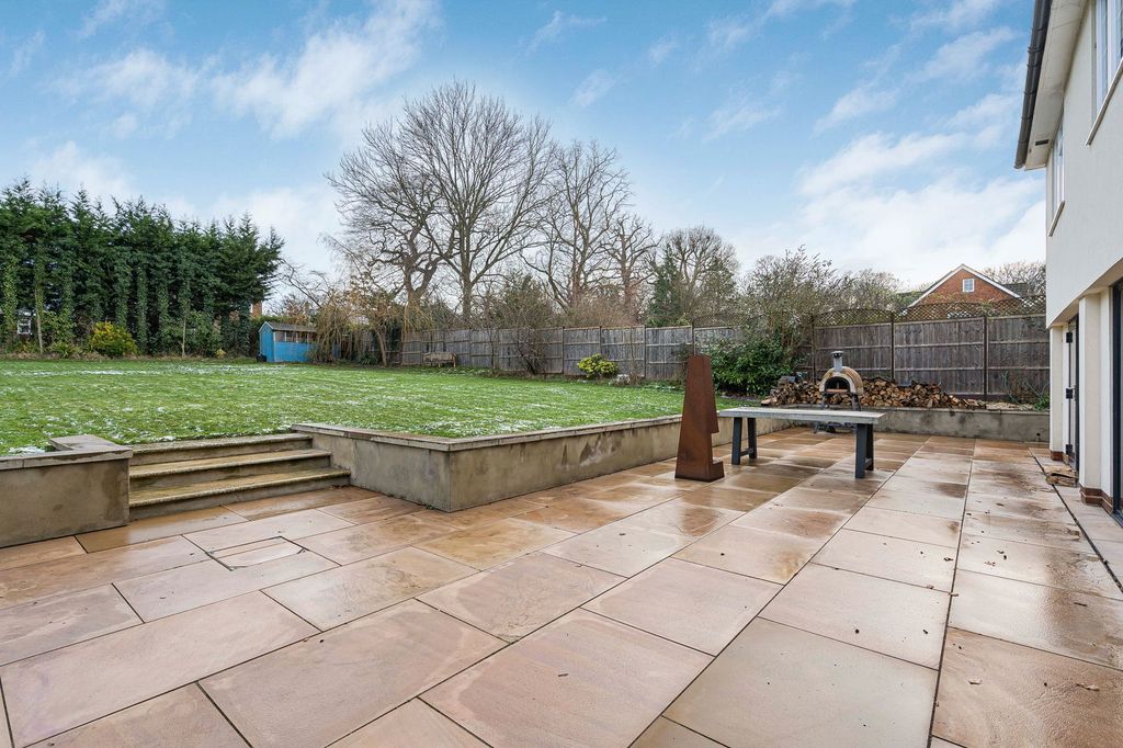 Property photo 2 of 24