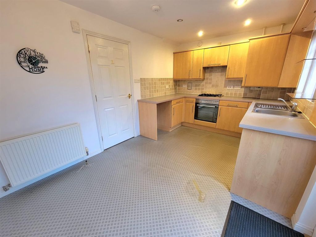 Property photo 3 of 17 Knm0020Cupl Kitchen (1).Jpeg