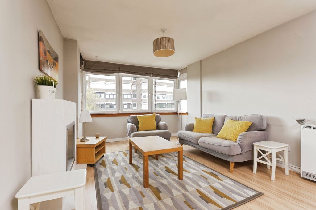 Property photo 2 of 17 P1143945