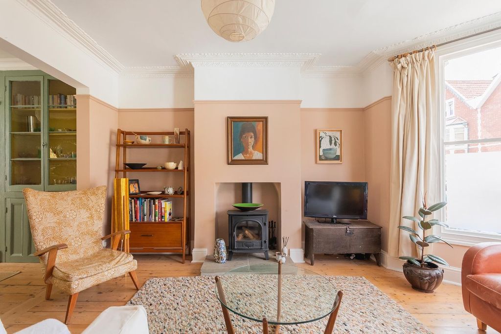 Property photo 1 of 37 2G6Rse - Living Room A.Jpg