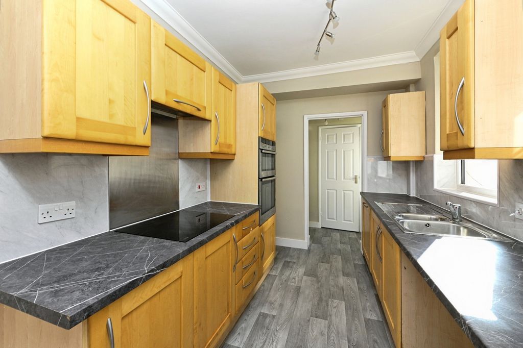 Property photo 3 of 17 Photo