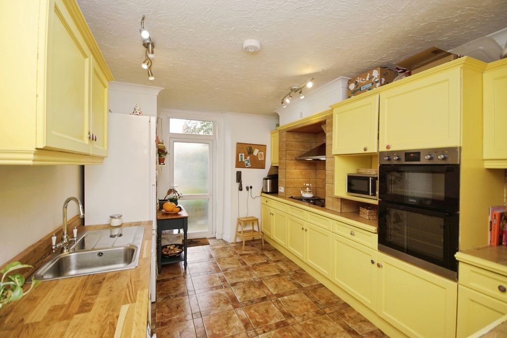 Property photo 3 of 17 Photo