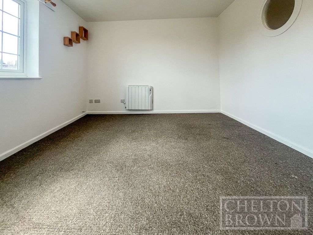 Property photo 3 of 15 Lounge