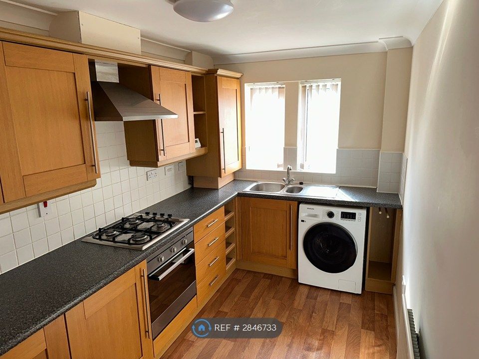 Property photo 3 of 9 Kitchen