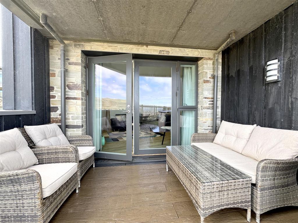 Property photo 2 of 18 Sun Terrace