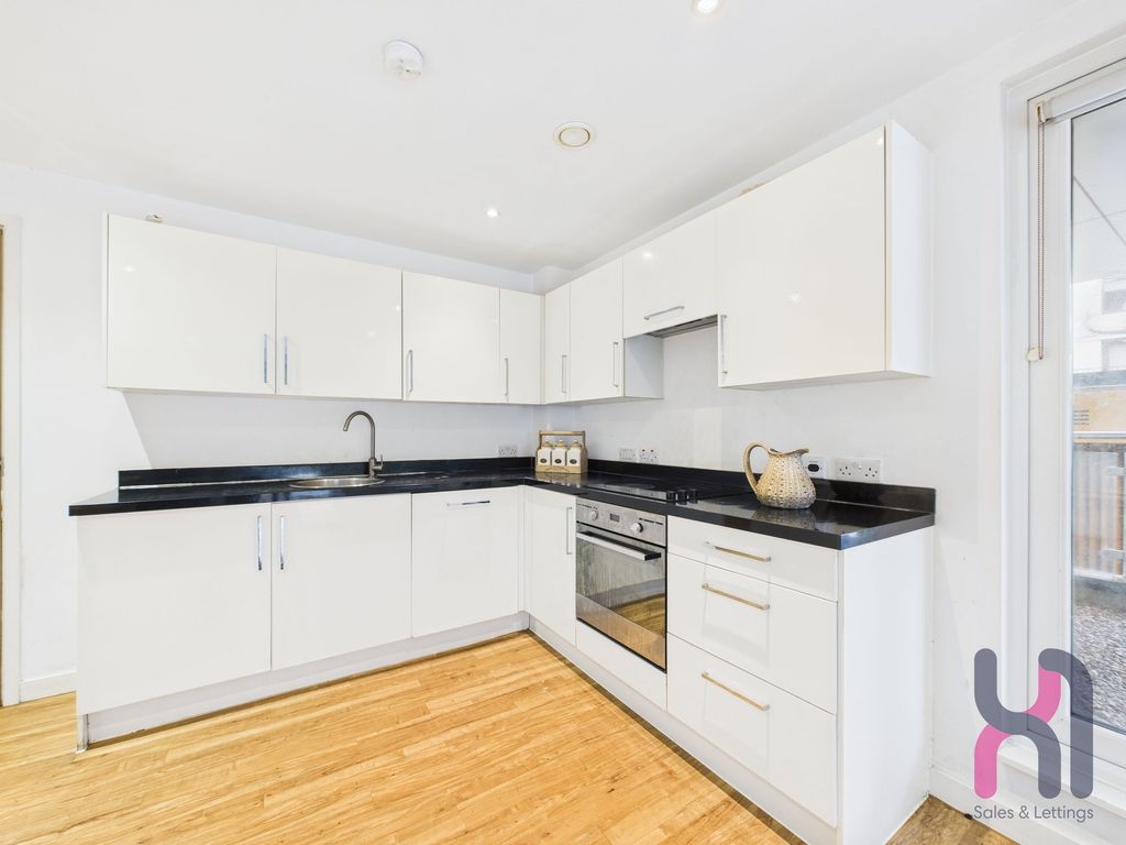 Property photo 3 of 9