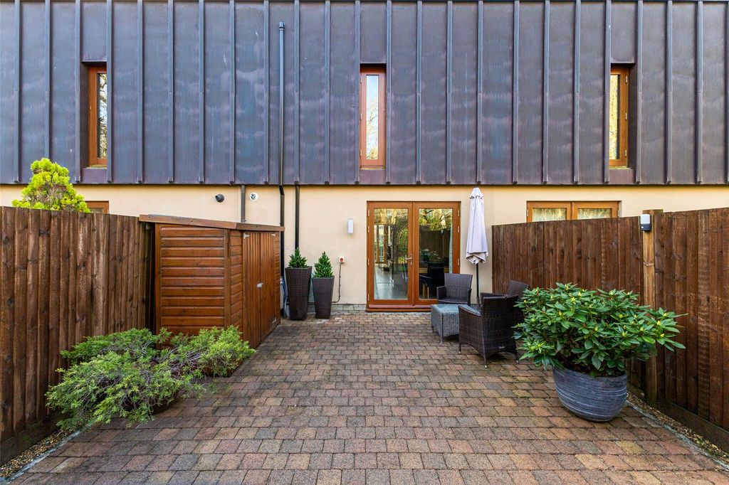 Property photo 2 of 14 Rear Courtyard