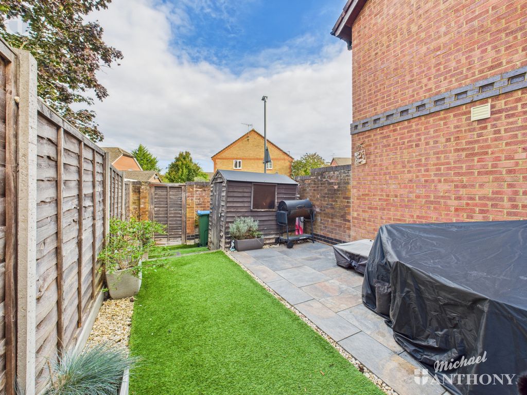 Property photo 3 of 14 Cam03852G0-Pr0429-Still021