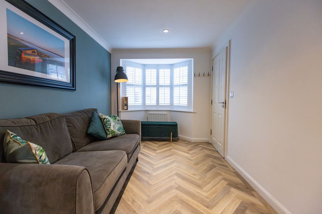 Property photo 3 of 37