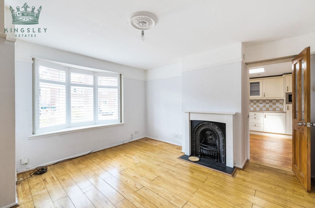 Property photo 3 of 21