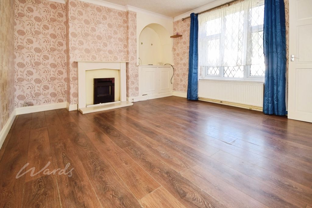 Property photo 3 of 9 Darnley Lounge