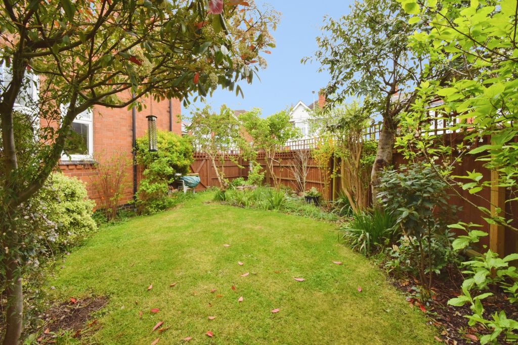 Additional image 28 of 4 bed semi-detached house for saleHolmfield Road, Leicester LE2