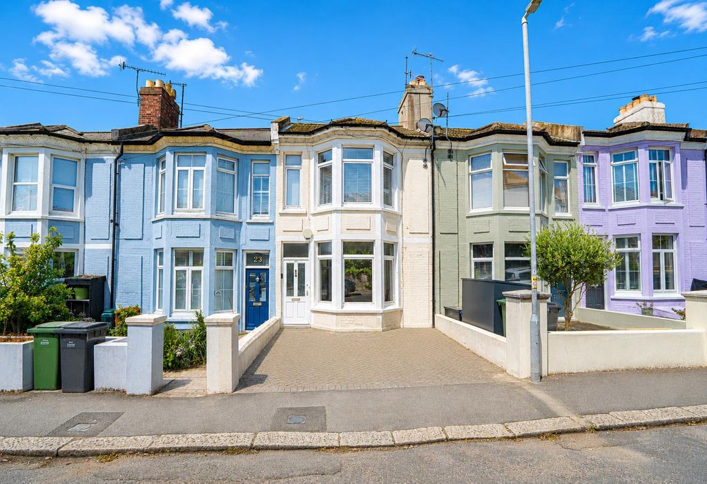 Property photo 1 of 21 9c82d95d-3B15-4Fce-Baf1-83E69d0B622d.Png