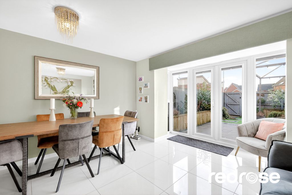 Property photo 3 of 24 Web_11 Elan Pl-14-2500Px