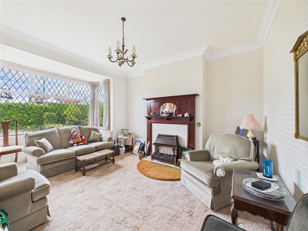 Property photo 2 of 13 Cam05193G0-Pr0024-Still005.Jpg