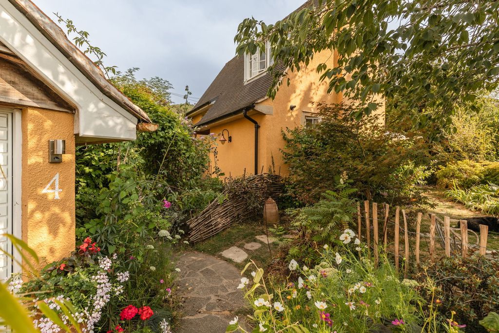 Property photo 1 of 21