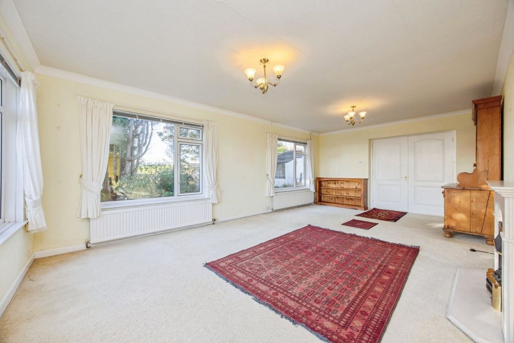 Property photo 3 of 20