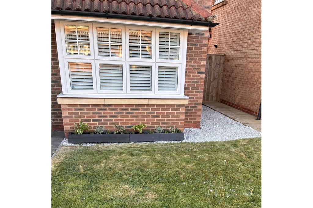 Property photo 2 of 16 Front Garden