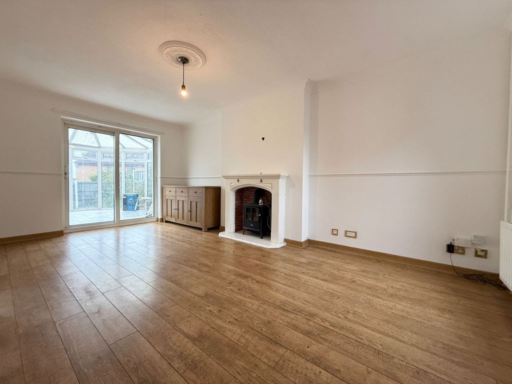 Property photo 3 of 25