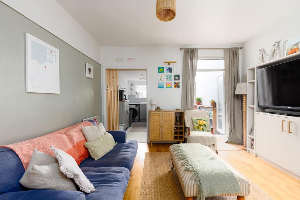 Property photo 1 of 20 20 Bath Street-14.Jpg