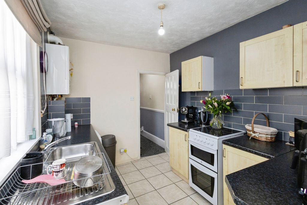 Property photo 3 of 13