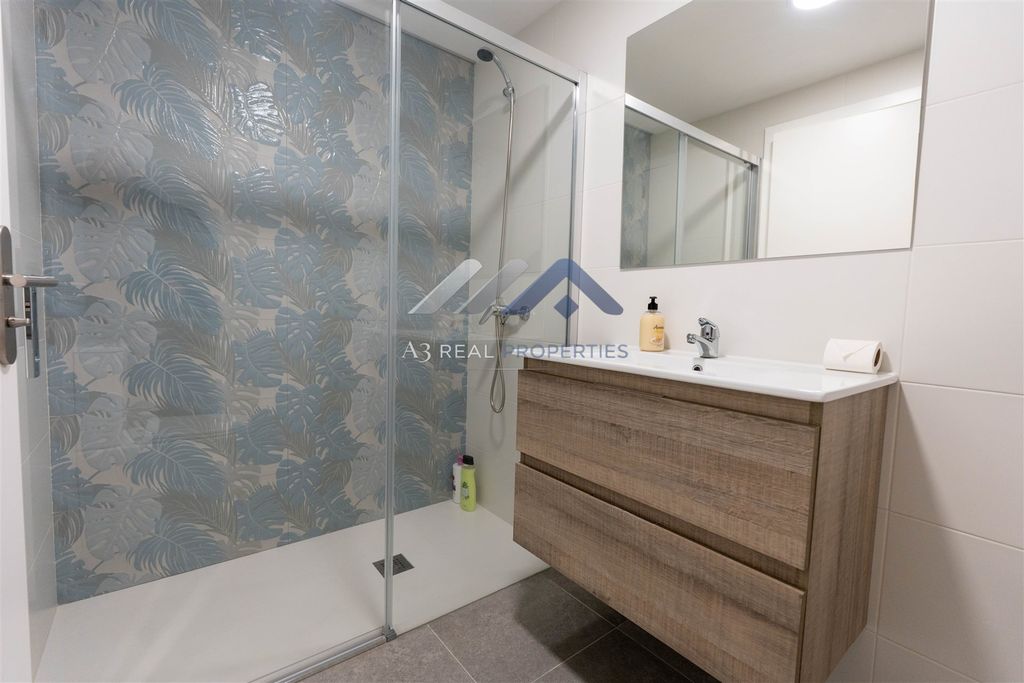 Property photo 1 of 80