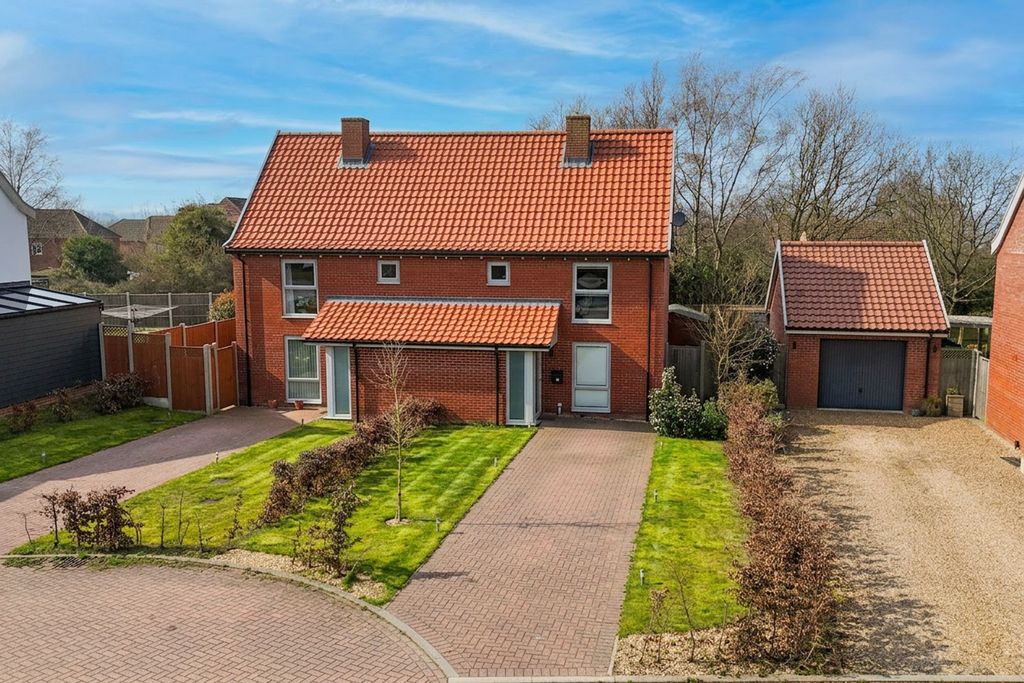 Property photo 1 of 21